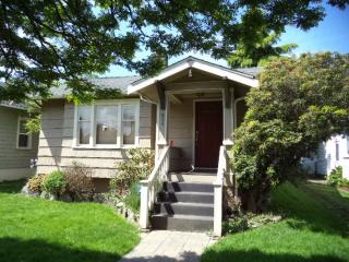 834 Anderson St, Tacoma WA  98406-6722 exterior