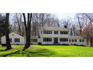 453 Riverside Dr, Cheshire, CT 06410-1814