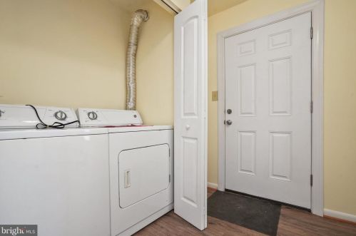 15009 Catalpa Ct, Woodbridge, VA 22193-5347