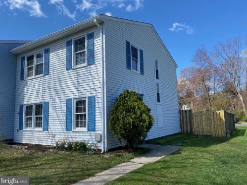 7947 Timarand Ct, Lorton, VA 22079-1917