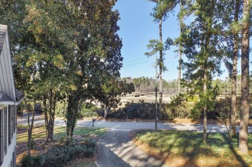 100 Brookhaven Dr, Atlanta GA  30319-1104 exterior