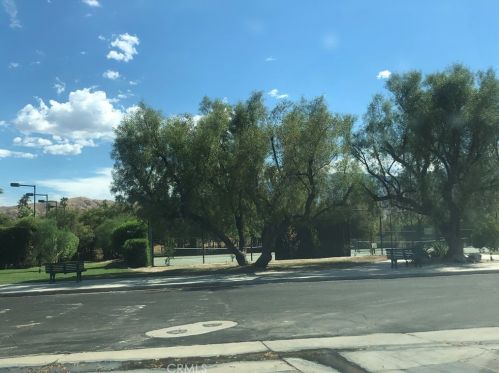 2256 Sunshine Cir, Palm Springs, CA 92264-8243