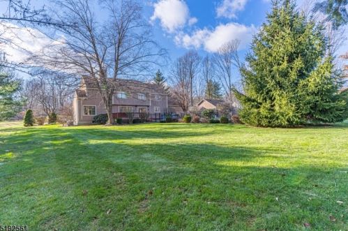 4 Theodore Dr, Dover NJ  07869-1913 exterior