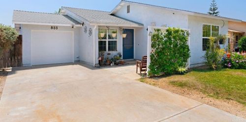 833 Vineyard Rd, San Marcos, CA 92069-1855