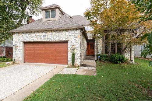 239 27th Pl, Tulsa, OK 74114-3915