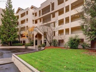 6645 Burnside Rd, Portland, OR 97210-6645
