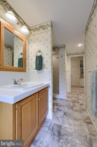 142 Bentley Ln, Lancaster PA  17603-6204 exterior