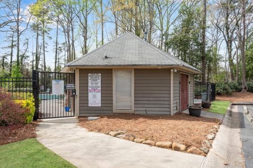 1201 Country Park Dr, Smyrna GA  30080-8226 exterior