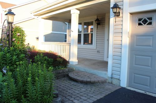 485 Thornhill Ln, Palatine, IL 60074-7080