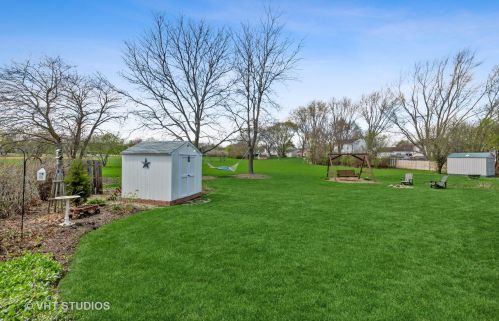 925 Fox Run Ln, Barrington Hills, IL 60102