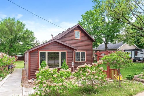 409 2nd St, Dundas, MN 55019-3912