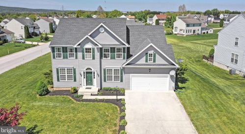 996 Ironwood Way, York, PA 17404-8614