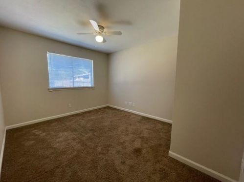 2131 Bowie Dr, Carrollton TX 75006-7604 exterior