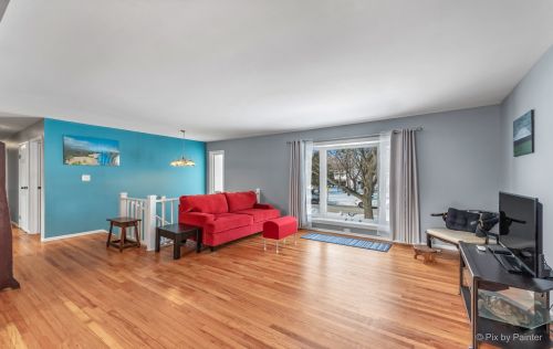 357 Buckingham Dr, Bull Valley, IL 60014-7602