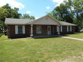 404 State St, Wagoner, OK 74467-3822