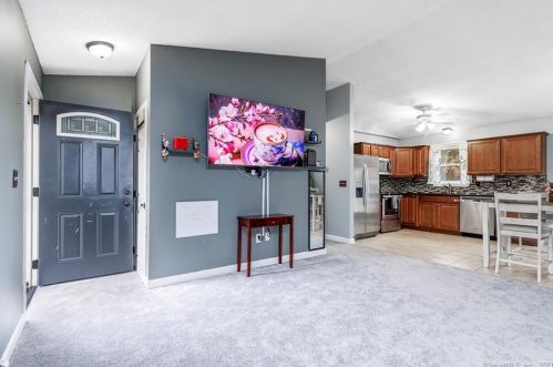 70 Pleasant View Dr, Killingly CT  06241-1213 exterior