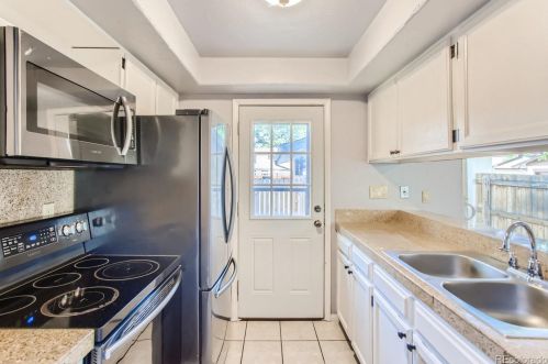 3810 Evanston St, Aurora CO 80014-3921 exterior