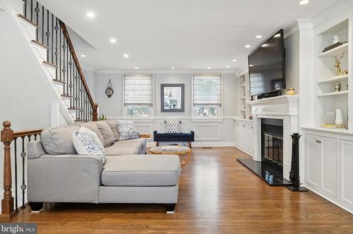 710 Lombard St, Philadelphia PA  19147-1315 exterior