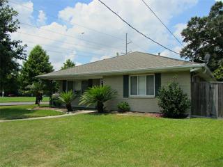 1300 Aztec Ave, Metairie, LA 70005-1204