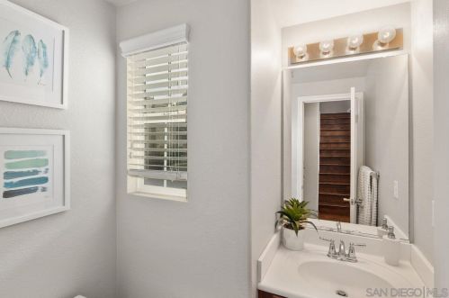 1470 Caminito Sicilia, Chula Vista CA  91915-4142 exterior
