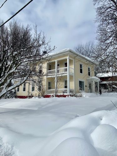 404 Hickory St, Waukegan, IL 60085-3936