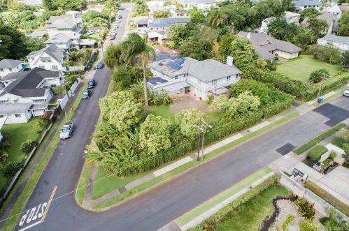 3136 Alika Ave, Honolulu, HI 96817-1103