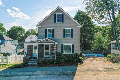 10 Belknap St, Laconia, NH 03246-2701