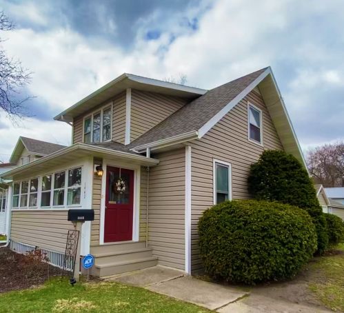 1442 Greenwood Ave, Rockford, IL 61107-4255