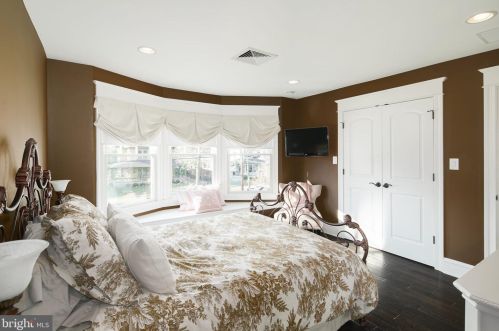 415 Washington Ave, Tavistock NJ 08033-3340 exterior