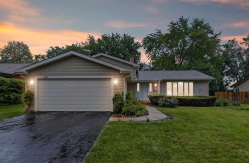 2626 Raleigh St, Arlington Hts, IL 60004-2308