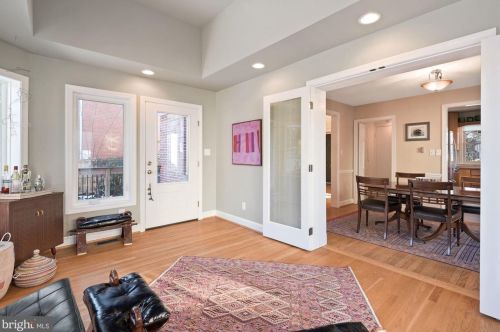 612 Pershing Dr, Silver Spring MD 20910-4341 exterior