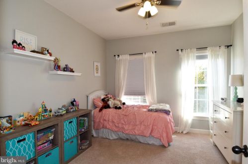 16534 Louisville Pl, Woodbridge VA  22191-4452 exterior
