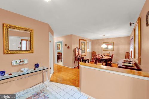 5 Exeter Ct, Princeton NJ  08540-7000 exterior
