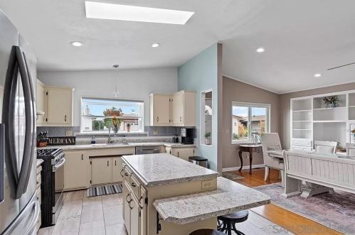 1173 Via Argentina, Vista, CA 92081-6342