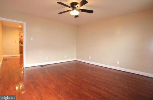 1329 4th St, Philadelphia, PA 19147-5932