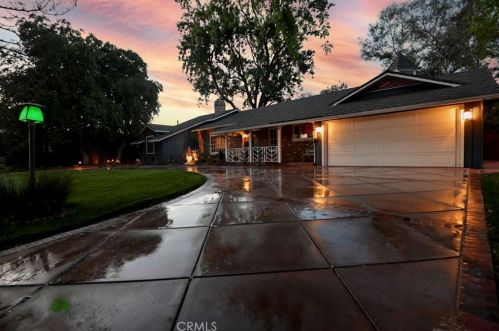 4661 Cliffside Dr, Riverside, CA 92506-1009