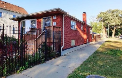 8757 Muskegon Ave, Chicago, IL 60617-3128