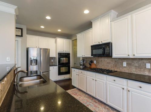 2070 Hatteras Way, Atlanta GA  30318-1083 exterior