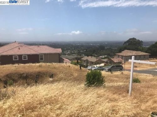 3606 Sarita St, Hayward, CA 94542-1354
