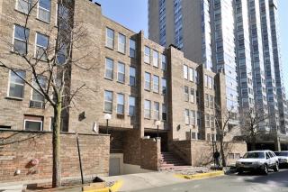 744 Gordon Ter, Chicago, IL 60613-2270