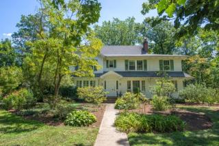151 End Ave, Ridgewood, NJ 07450-4117