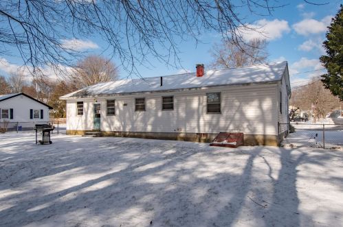 21 Bates Dr, Nashua, NH 03064-1702