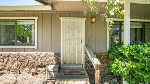 7853 Heather Ln, Vacaville, CA 95688-9613