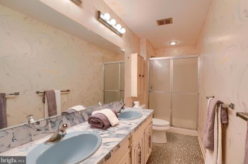 1343 Country Club Dr, Lancaster PA  17601-5209 exterior