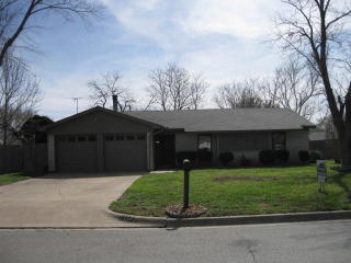 1112 Trammell Dr, Fort Worth TX  76126-3718 exterior