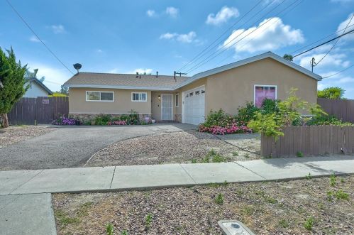 3201 Carolyn Cir, Oceanside, CA 92054-3840