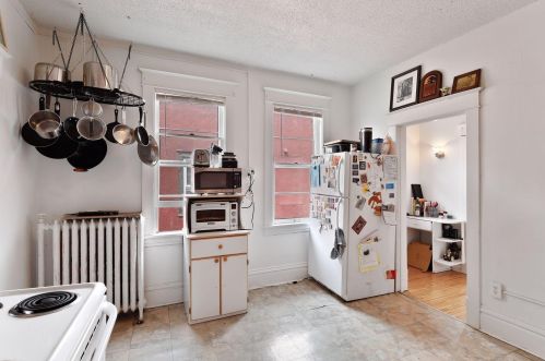 998 Grand Ave, Saint Paul MN 55102-2610 exterior