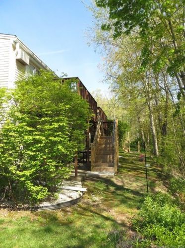 1271 Washington St, Middletown CT  06457-2926 exterior