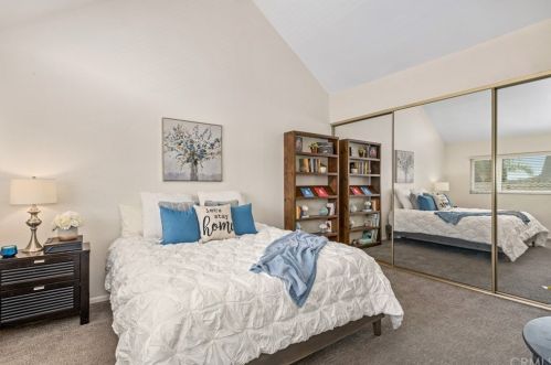 6298 Woodsboro Ave, Anaheim CA  92807-2347 exterior