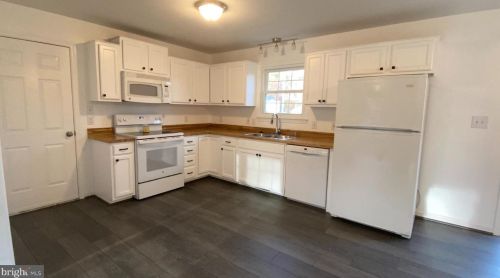 7400 Katie Dr, Fredericksburg, VA 22407-8687